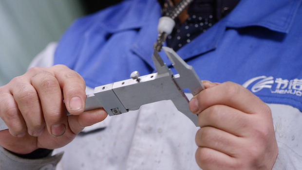 失之毫厘，差之千里，質(zhì)量必須嚴(yán)格把啊實(shí)打?qū)嵈笕龃舐暤仃P(guān)